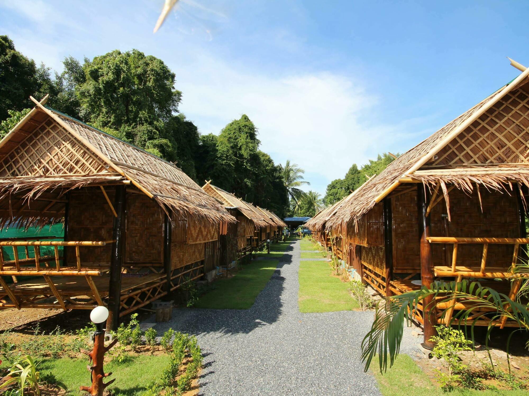 Phuhaya Bamboo Bungalows Ko Lanta Εξωτερικό φωτογραφία